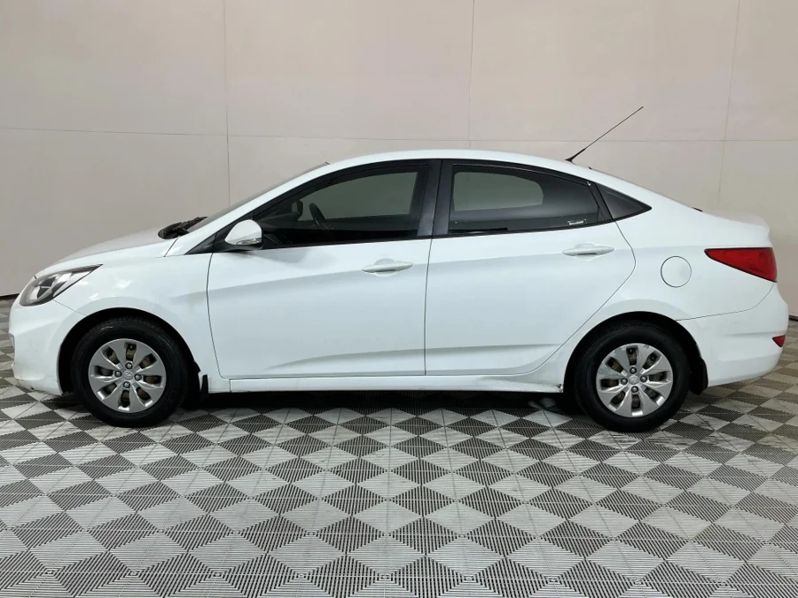 Used 2016 Hyundai Accent sedan 1.6 Fluid - WeBuyCars JHB South Used 2016 Hyundai Accent sedan 1.6 Fluid - WeBuyCars JHB South