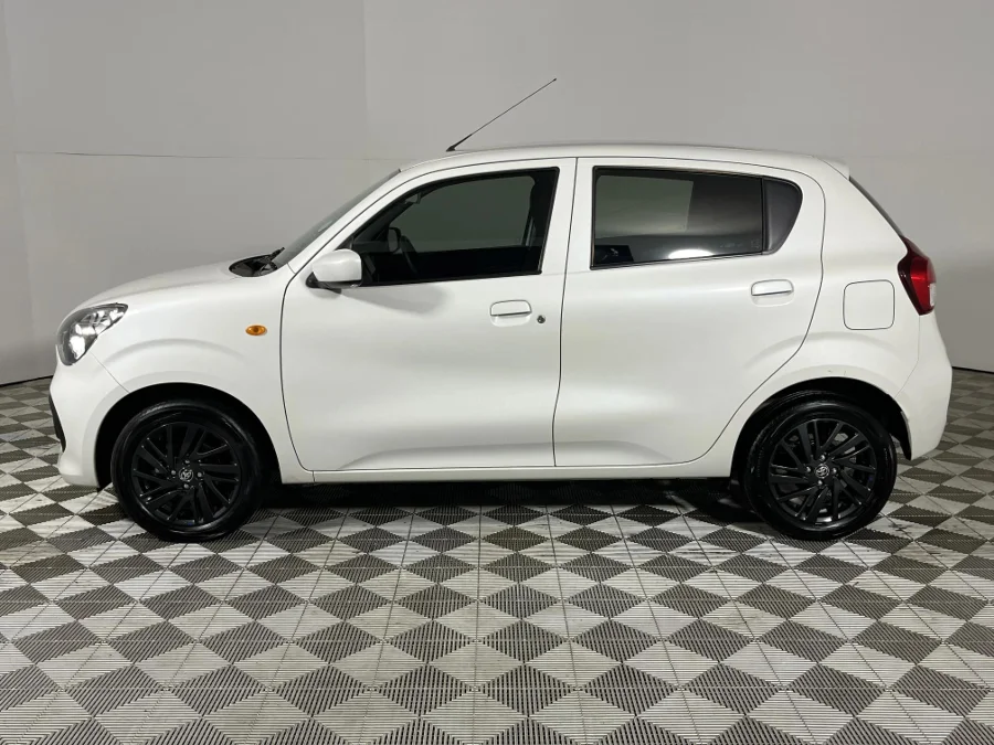 Used 2024 Toyota Vitz 1.0 XR auto - WeBuyCars Silverlakes