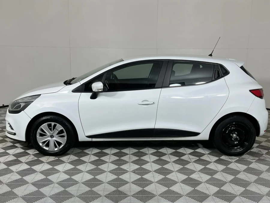 Used 2019 Renault Clio 66kW turbo Authentique - WeBuyCars JHB South Used 2019 Renault Clio 66kW turbo Authentique - WeBuyCars JHB South