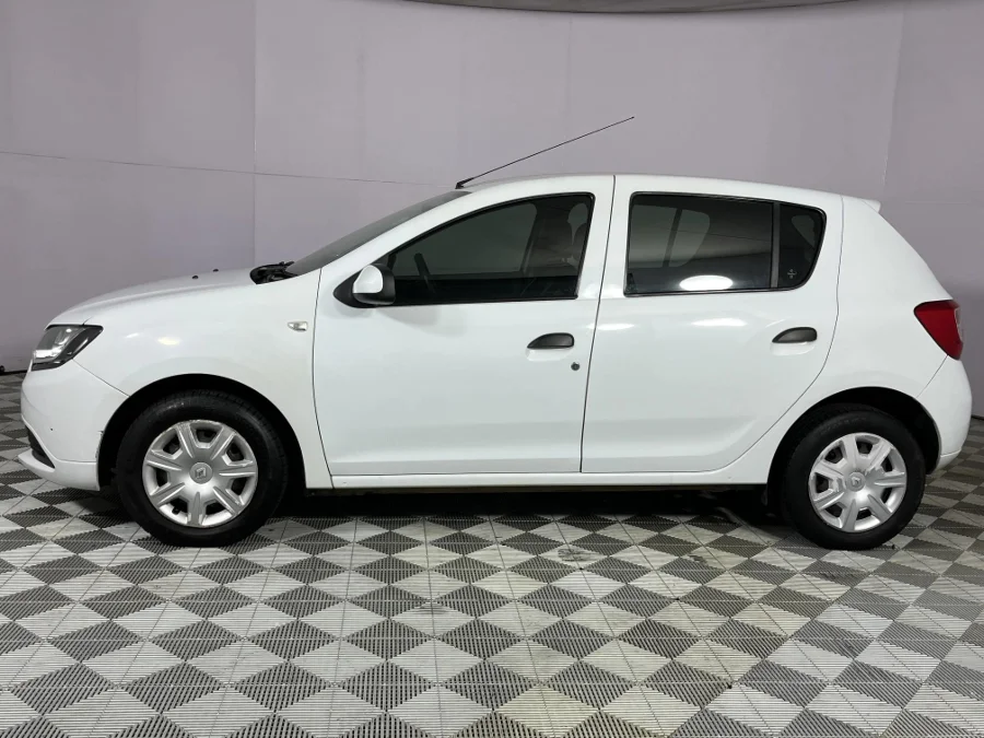 Used 2016 Renault Sandero 66kW turbo Expression - WeBuyCars George Used 2016 Renault Sandero 66kW turbo Expression - WeBuyCars George