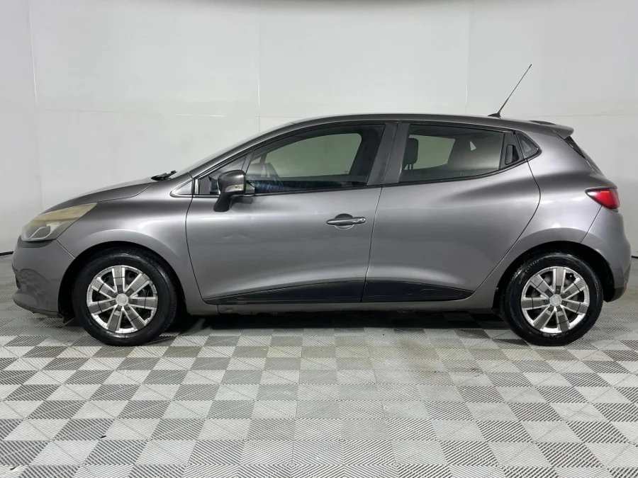 Used 2013 Renault Clio 66kW turbo Expression - WeBuyCars Silverlakes Used 2013 Renault Clio 66kW turbo Expression - WeBuyCars Silverlakes