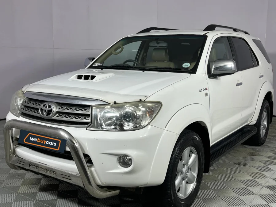 Used 2011 Toyota Fortuner 3.0D-4D - WeBuyCars Epping
