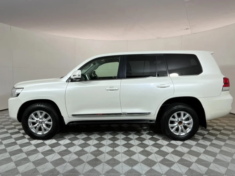 Used 2016 Toyota Land Cruiser 200 4.5D-4D V8 VX - WeBuyCars JHB South Used 2016 Toyota Land Cruiser 200 4.5D-4D V8 VX - WeBuyCars JHB South
