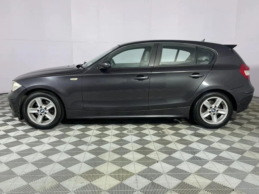 Used 2005 BMW 1 Series 120i 5-door - WeBuyCars Epping Used 2005 BMW 1 Series 120i 5-door - WeBuyCars Epping