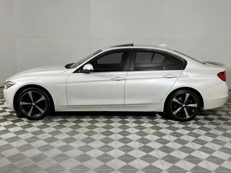 Used 2014 BMW 3 Series 320i sports-auto - WeBuyCars Germiston Used 2014 BMW 3 Series 320i sports-auto - WeBuyCars Germiston