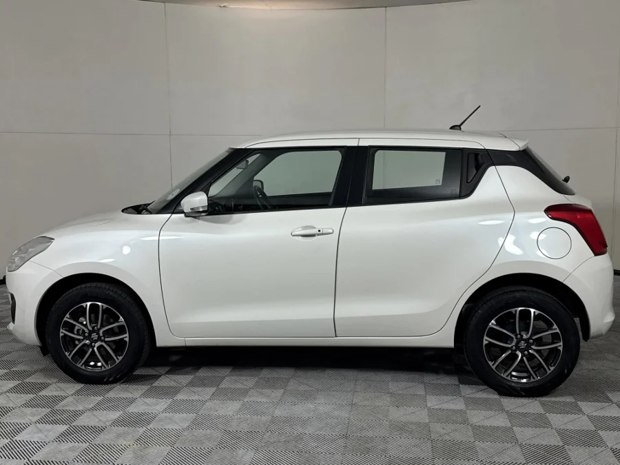 Used 2023 Suzuki Swift 1.2 GLX auto - WeBuyCars Midstream Used 2023 Suzuki Swift 1.2 GLX auto - WeBuyCars Midstream
