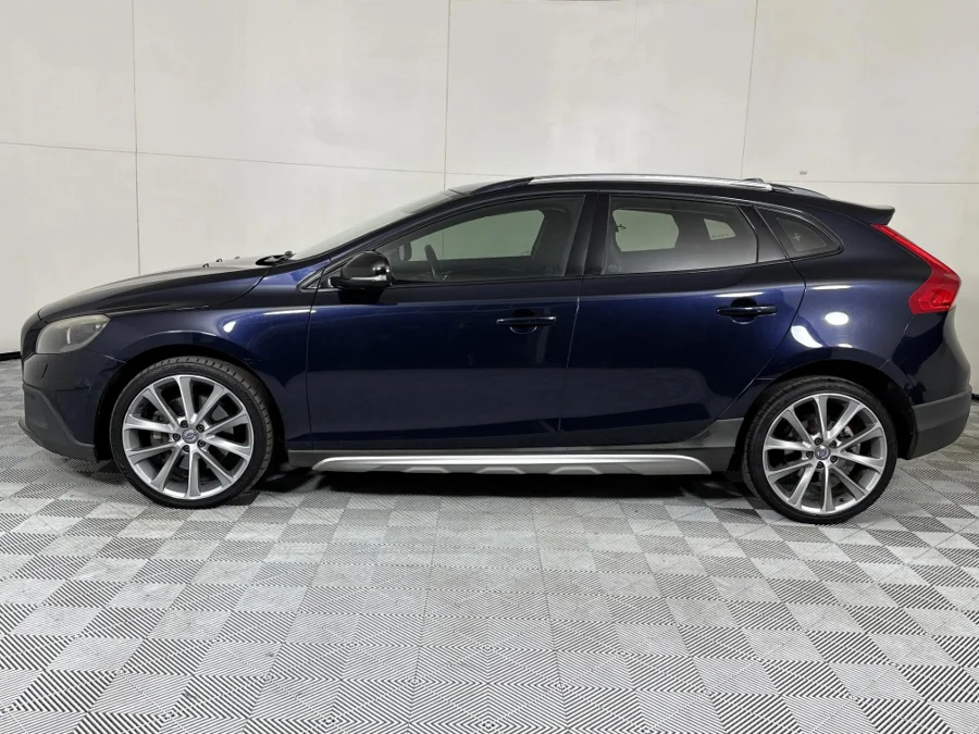 Used 2016 Volvo V40 Cross Country D3 Inscription - WeBuyCars Midstream