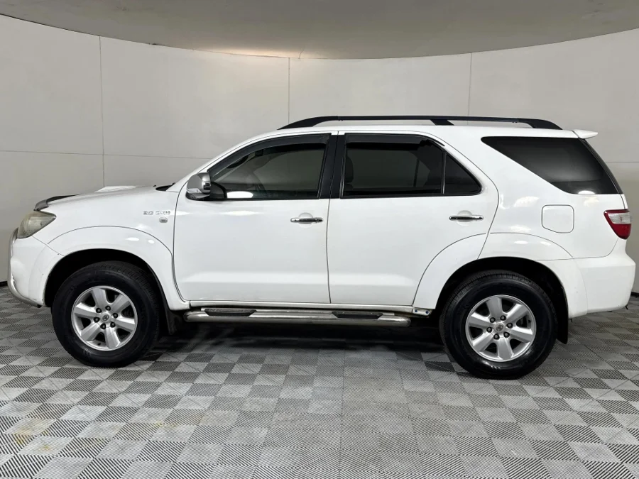 Used 2011 Toyota Fortuner 3.0D-4D 4x4 auto - WeBuyCars Midstream Used 2011 Toyota Fortuner 3.0D-4D 4x4 auto - WeBuyCars Midstream