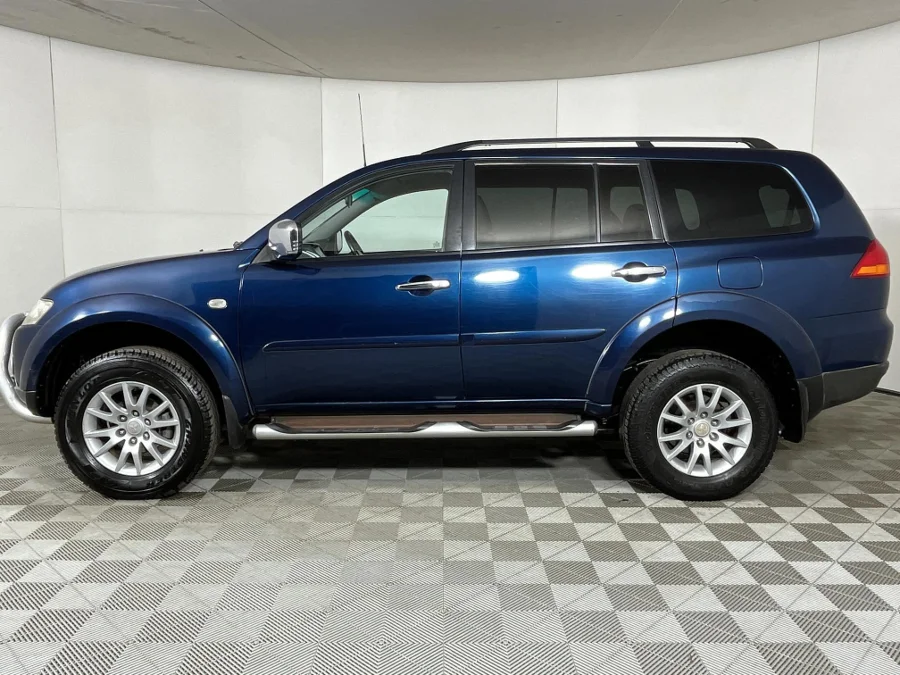Used 2011 Mitsubishi Pajero 5-door 3.2DI-D GLS Exceed Pajero Legend Limited Edition 100 - WeBuyCars Polokwane Used 2011 Mitsubishi Pajero 5-door 3.2DI-D GLS Exceed Pajero Legend Limited Edition 100 - WeBuyCars Polokwane