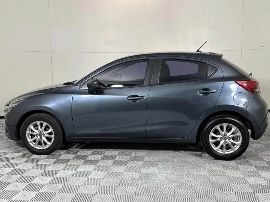 Used 2015 Mazda Mazda2 1.5 Dynamic manual - WeBuyCars Midstream Used 2015 Mazda Mazda2 1.5 Dynamic manual - WeBuyCars Midstream