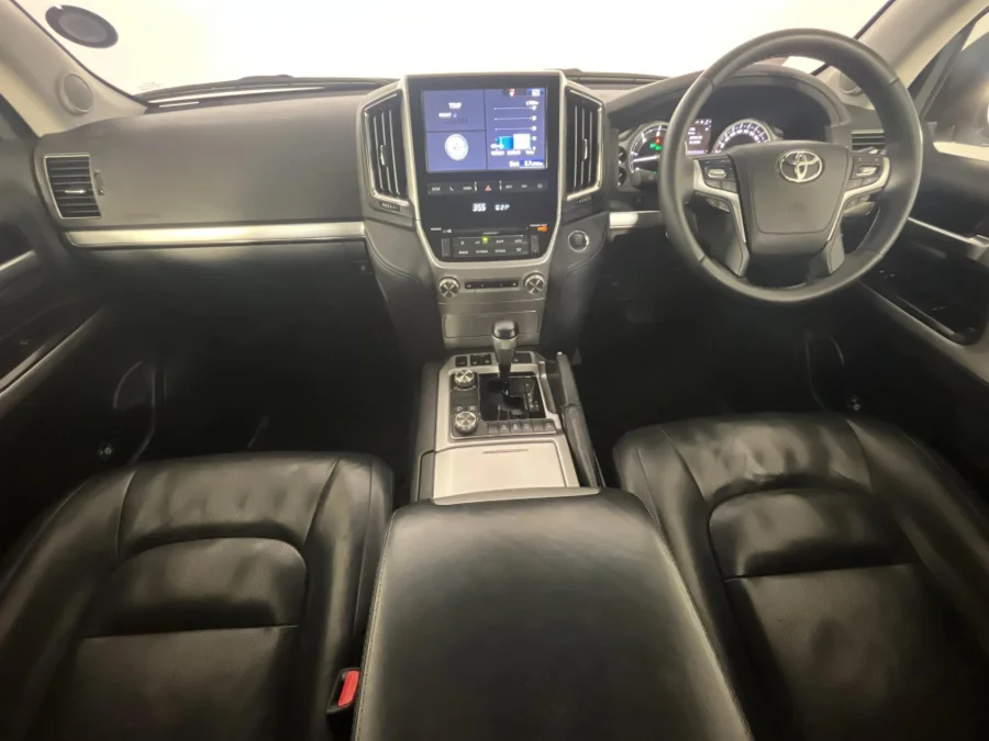 Used 2016 Toyota Land Cruiser 200 4.5D-4D V8 VX - WeBuyCars Silverlakes Used 2016 Toyota Land Cruiser 200 4.5D-4D V8 VX - WeBuyCars Silverlakes