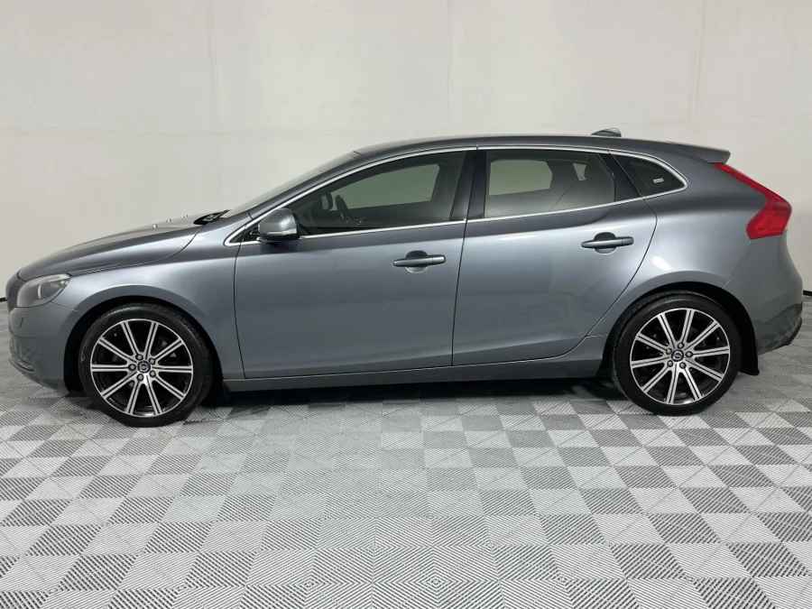 Used 2014 Volvo V40 T3 Essential - WeBuyCars The Dome Used 2014 Volvo V40 T3 Essential - WeBuyCars The Dome