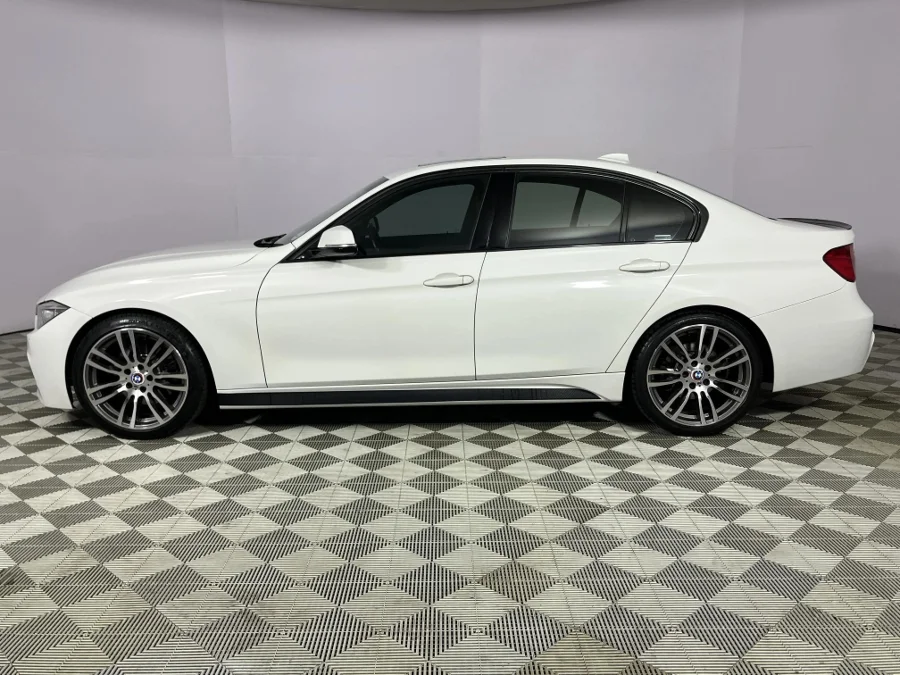 Used 2013 BMW 3 Series 328i M Sport sports-auto - WeBuyCars Durban Used 2013 BMW 3 Series 328i M Sport sports-auto - WeBuyCars Durban