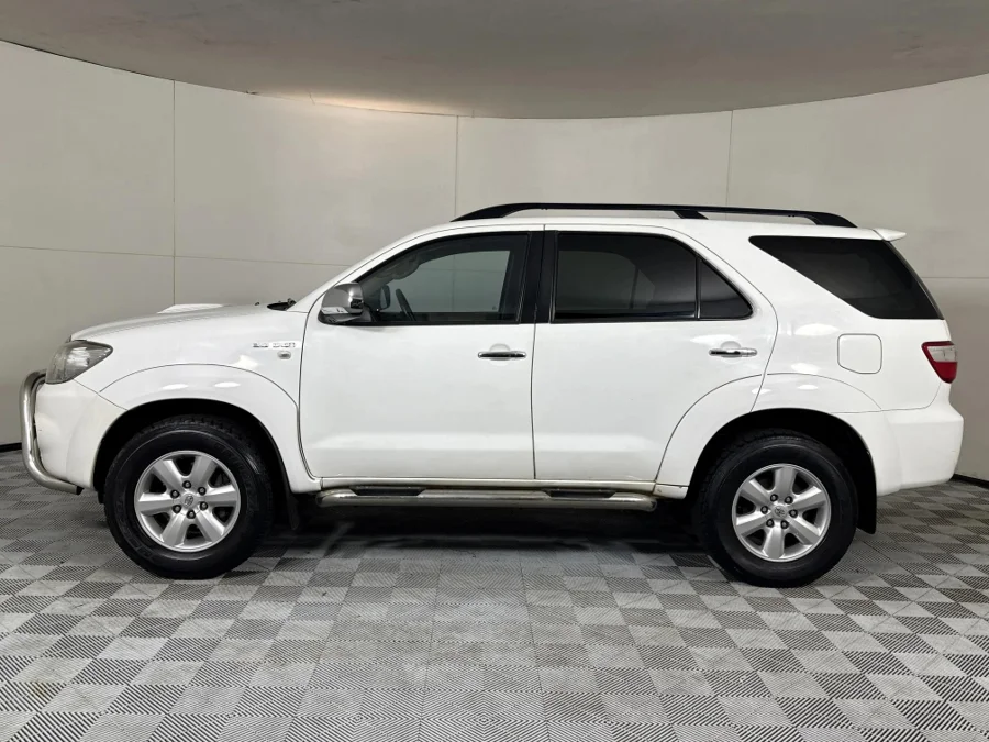 Used 2011 Toyota Fortuner 3.0D-4D 4x4 auto - WeBuyCars Midstream Used 2011 Toyota Fortuner 3.0D-4D 4x4 auto - WeBuyCars Midstream
