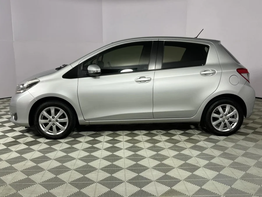 Used 2012 Toyota Yaris 5-door 1.3 Xi - WeBuyCars Durban Used 2012 Toyota Yaris 5-door 1.3 Xi - WeBuyCars Durban