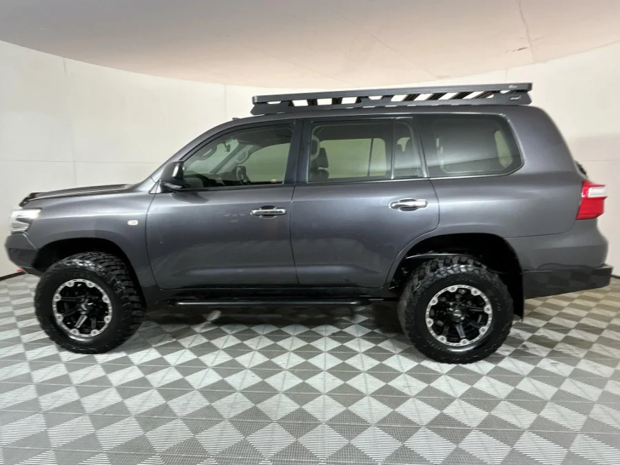 Used 2020 Toyota Land Cruiser 200 4.5D-4D V8 GX-R - WeBuyCars JHB South Used 2020 Toyota Land Cruiser 200 4.5D-4D V8 GX-R - WeBuyCars JHB South