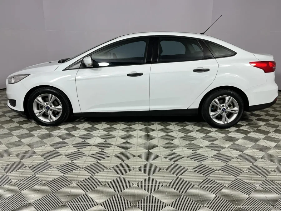 Used 2017 Ford Focus hatch 1.0T Trend - WeBuyCars Durban