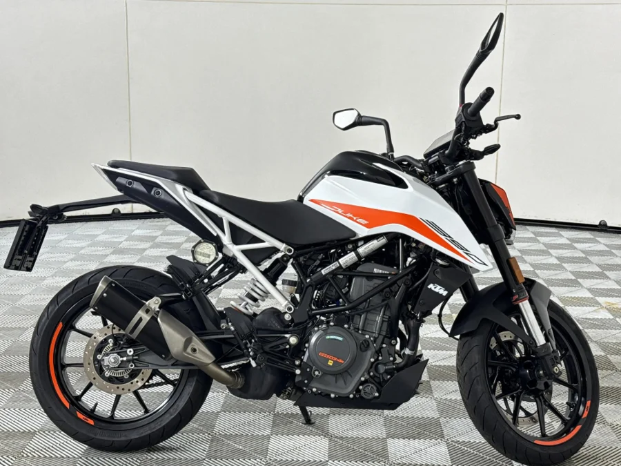 Used 2025 KTM Duke 390 Duke - WeBuyCars Midstream Used 2025 KTM Duke 390 Duke - WeBuyCars Midstream