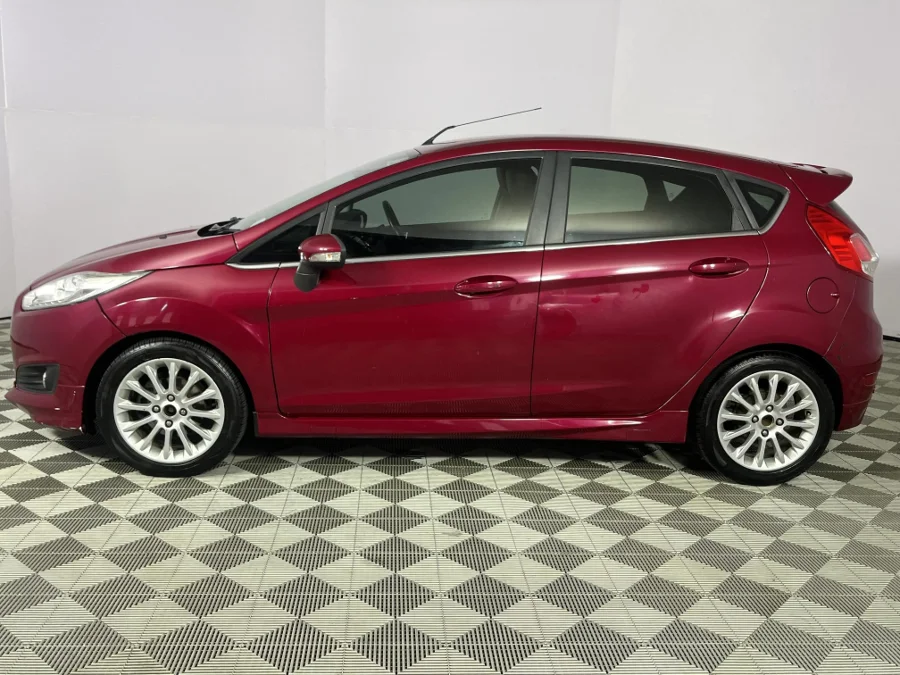 Used 2015 Ford Fiesta 5-door 1.0T Titanium - WeBuyCars Durban