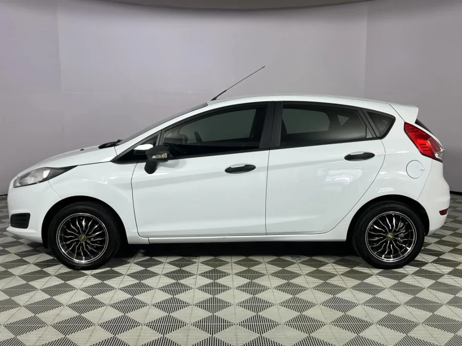 Used 2015 Ford Fiesta 5-door 1.4 Ambiente - WeBuyCars Durban
