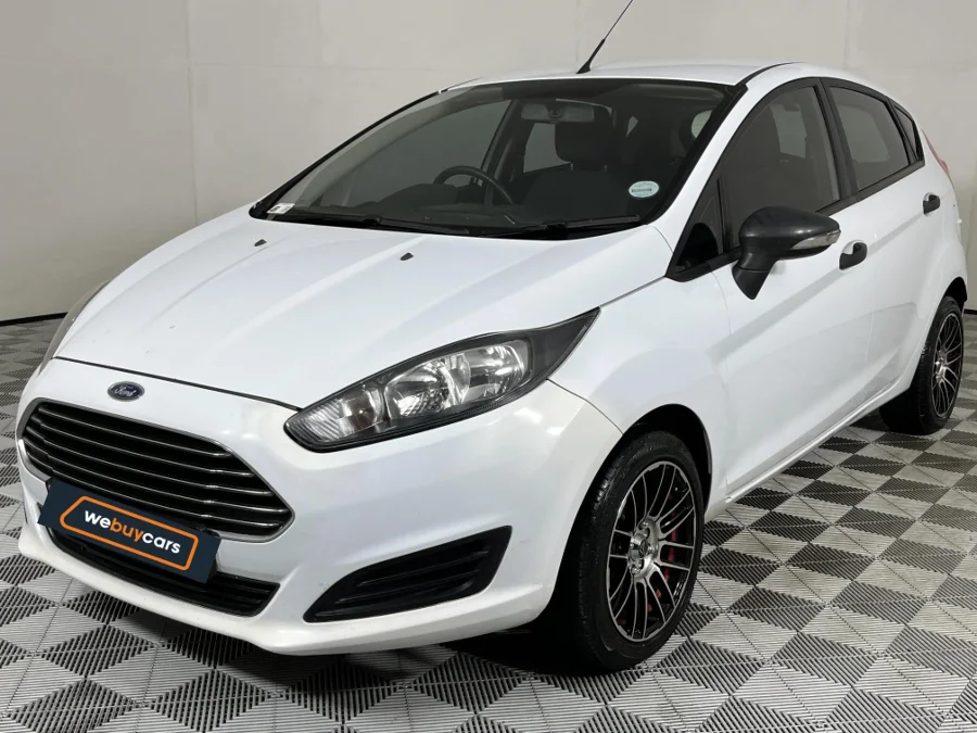 Used 2015 Ford Fiesta 5-door 1.6TDCi Ambiente - WeBuyCars The Dome