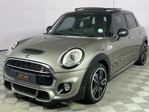 Used 2017 MINI Hatch John Cooper Works Hatch 3-door sports-auto