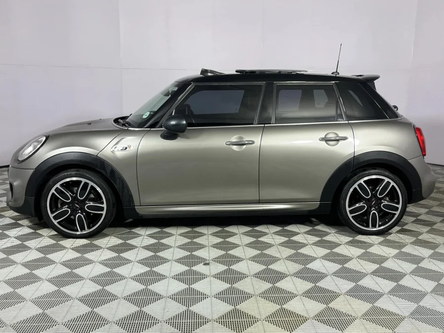 Used 2017 MINI Hatch John Cooper Works Hatch 3-door sports-auto - WeBuyCars Brackenfell Cape Town