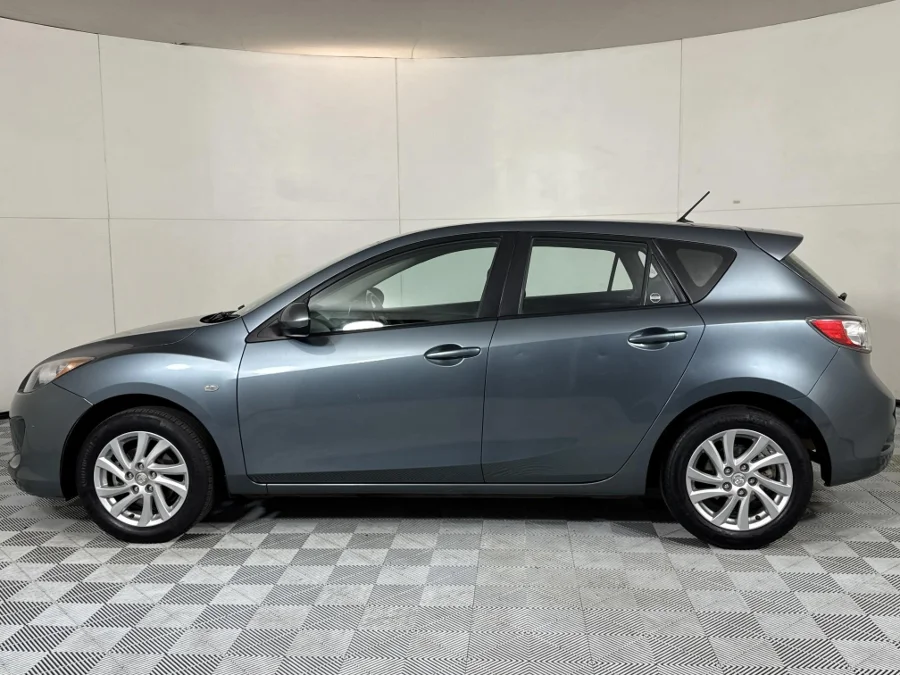 Used 2012 Mazda Mazda3 Sport 1.6 Active - WeBuyCars Midstream