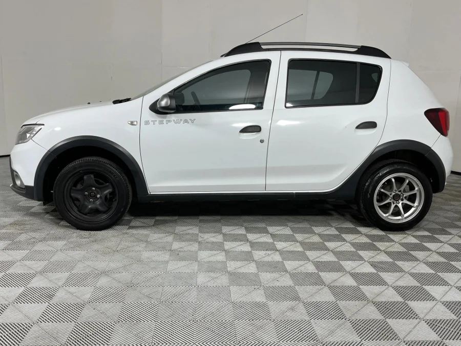 Used 2017 Renault Sandero Stepway 66kW turbo - WeBuyCars Pietermaritzburg Used 2017 Renault Sandero Stepway 66kW turbo - WeBuyCars Pietermaritzburg