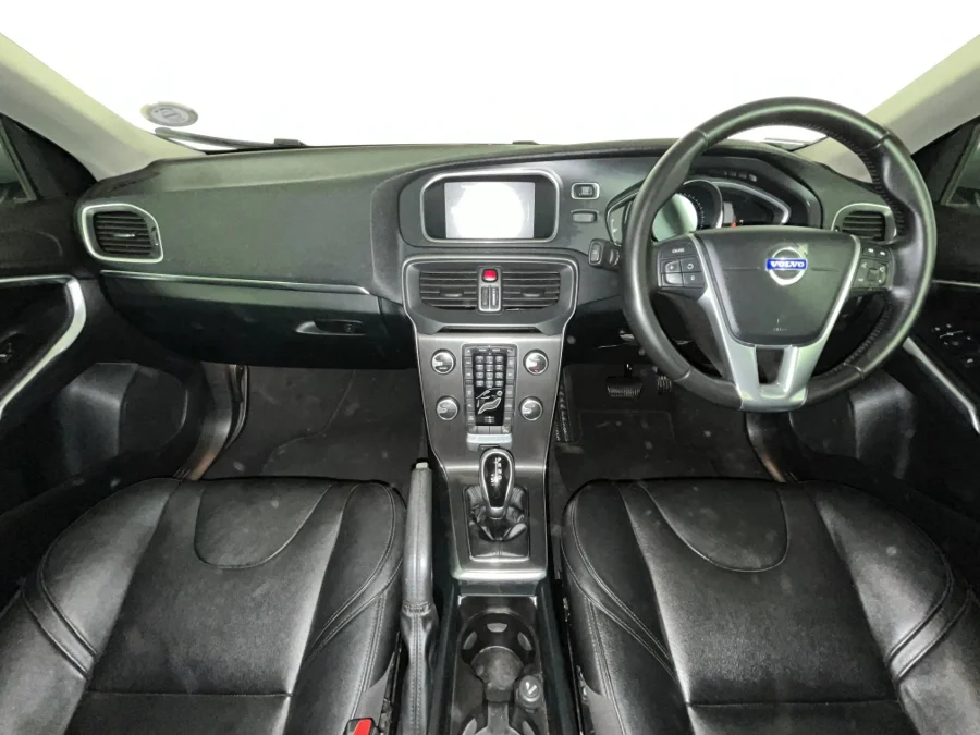 Used 2016 Volvo V40 T3 Momentum - WeBuyCars Germiston Used 2016 Volvo V40 T3 Momentum - WeBuyCars Germiston