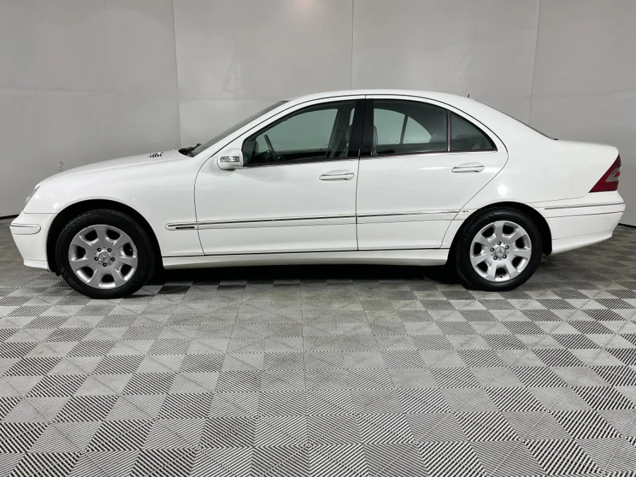 Used 2004 Mercedes-Benz C-Class C180 Kompressor Elegance - WeBuyCars The Dome