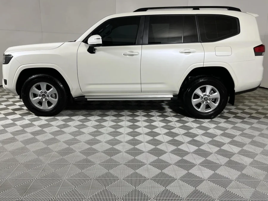 Used 2023 Toyota Land Cruiser 300 3.3D GX-R - WeBuyCars Midstream Used 2023 Toyota Land Cruiser 300 3.3D GX-R - WeBuyCars Midstream