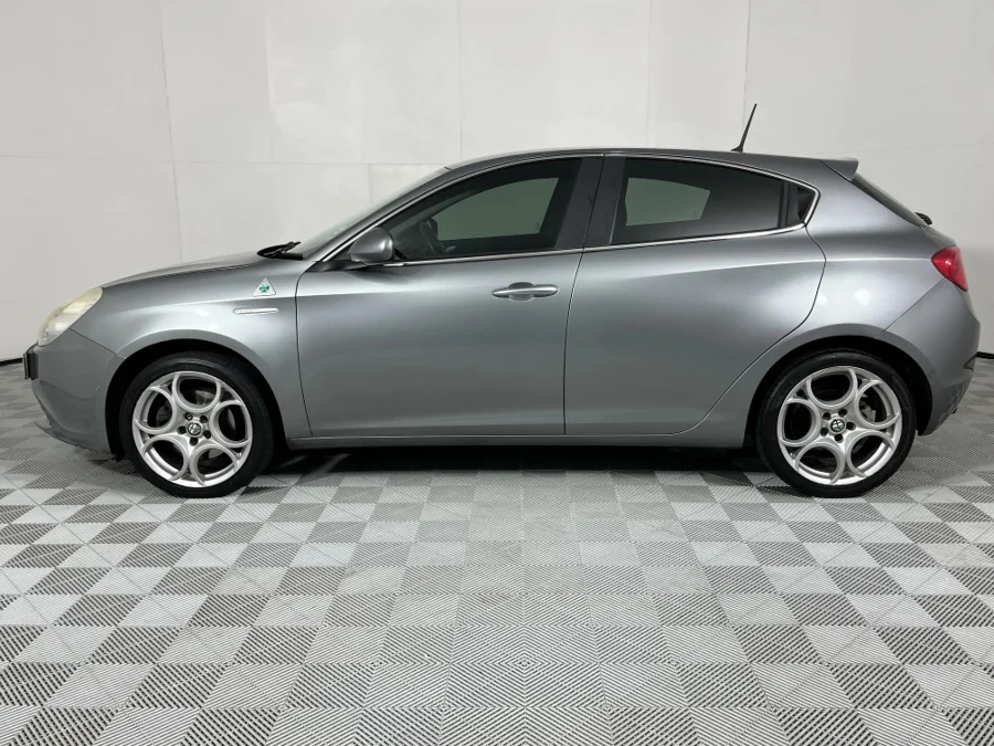 Used 2014 Alfa Romeo Giulietta 1.4TBi Exclusive - WeBuyCars Gqeberha Used 2014 Alfa Romeo Giulietta 1.4TBi Exclusive - WeBuyCars Gqeberha