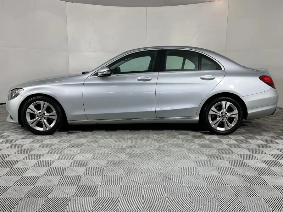 Used 2017 Mercedes-Benz C-Class C180 auto - WeBuyCars The Dome