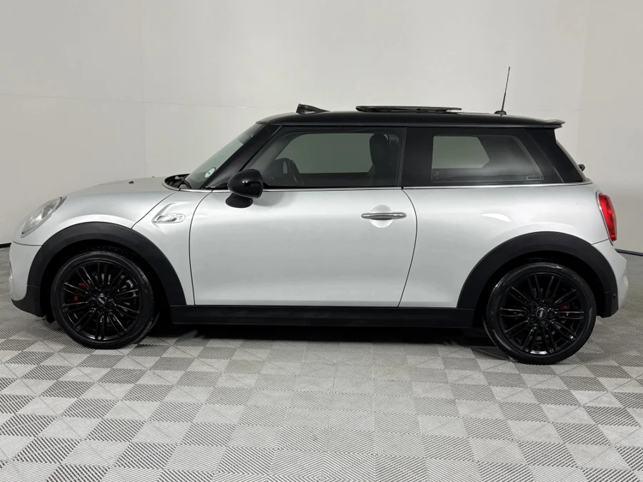 Used 2015 MINI Hatch Cooper S Hatch 3-door Seven 7 auto - WeBuyCars Vereeniging Used 2015 MINI Hatch Cooper S Hatch 3-door Seven 7 auto - WeBuyCars Vereeniging