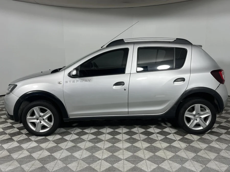 Used 2014 Renault Sandero Stepway 66kW turbo - WeBuyCars Richmond Used 2014 Renault Sandero Stepway 66kW turbo - WeBuyCars Richmond