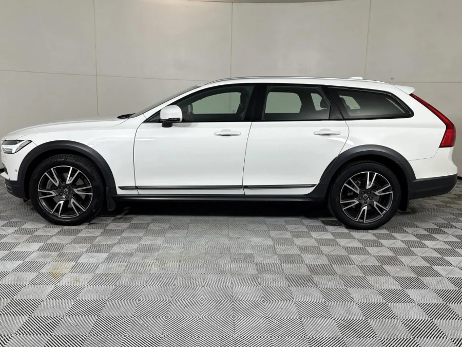 Used 2017 Volvo V90 Cross Country D5 AWD Momentum - WeBuyCars Midstream Used 2017 Volvo V90 Cross Country D5 AWD Momentum - WeBuyCars Midstream