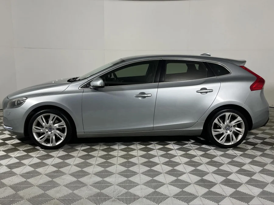 Used 2016 Volvo V40 T3 Momentum - WeBuyCars Germiston Used 2016 Volvo V40 T3 Momentum - WeBuyCars Germiston