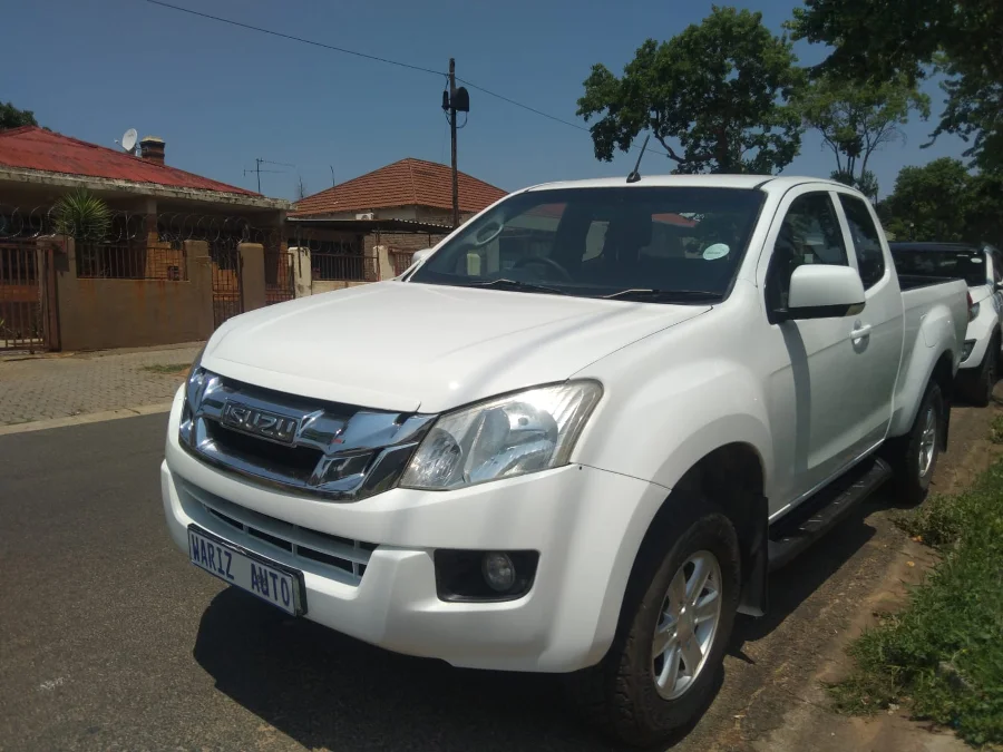 Used 2014 Isuzu KB 250D-Teq Extended cab LE - Wariz Auto