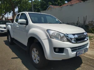 Used 2014 Isuzu KB 250D-Teq Extended cab LE