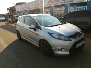 Used 2013 Ford Fiesta 1.6i 3-door Trend