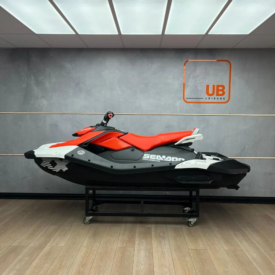 New 2026 Seadoo SPARK TRIXX 90 HP 1 UP DRAGON RED- WHITE - UB Leisure