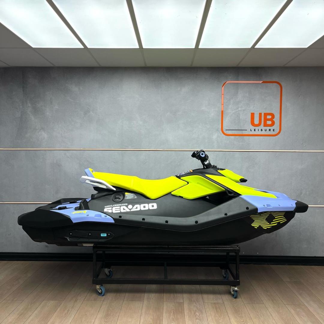 New 2025 Seadoo SPARK TRIXX 90 HP 3 UP