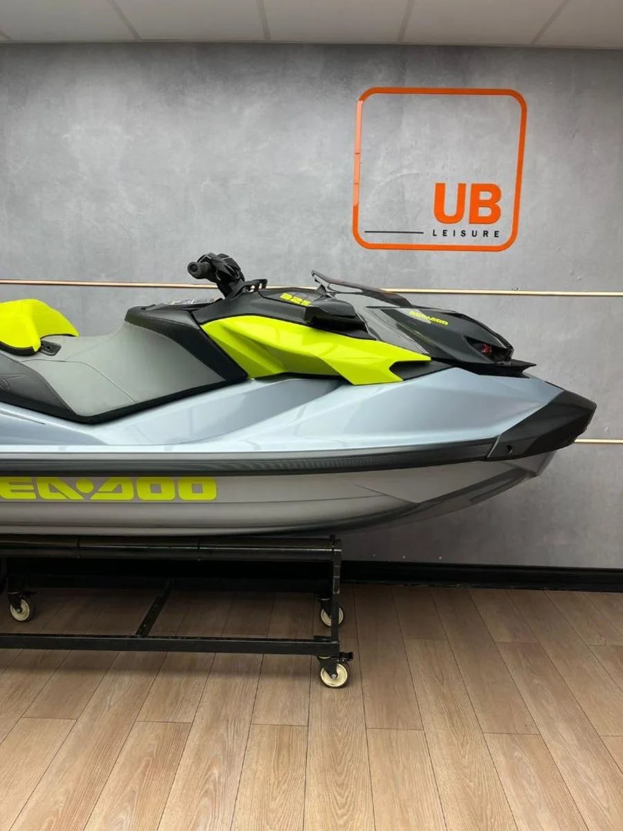 New 2026 Seadoo RXP X 325 – ICE METAL / MANTA GREEN - UB Leisure