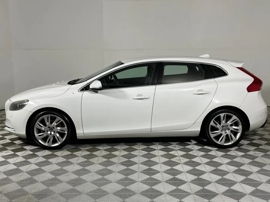 Used 2012 Volvo V40 T3 Elite - WeBuyCars Germiston Used 2012 Volvo V40 T3 Elite - WeBuyCars Germiston