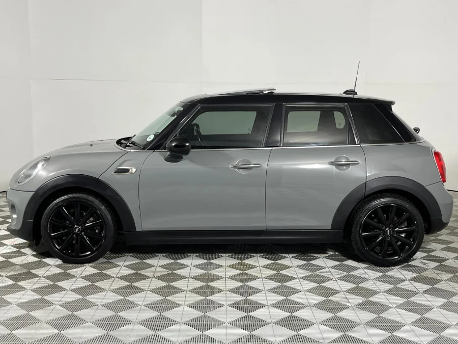 Used 2015 MINI Hatch Cooper Hatch 5-door Seven 7 - WeBuyCars Germiston Used 2015 MINI Hatch Cooper Hatch 5-door Seven 7 - WeBuyCars Germiston