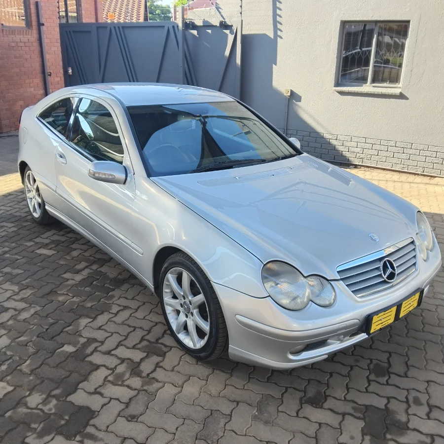 Used 2002 Mercedes-Benz C-Class C230 Kompressor Sports Coupé Evolution - A N N Motors Used 2002 Mercedes-Benz C-Class C230 Kompressor Sports Coupé Evolution - A N N Motors