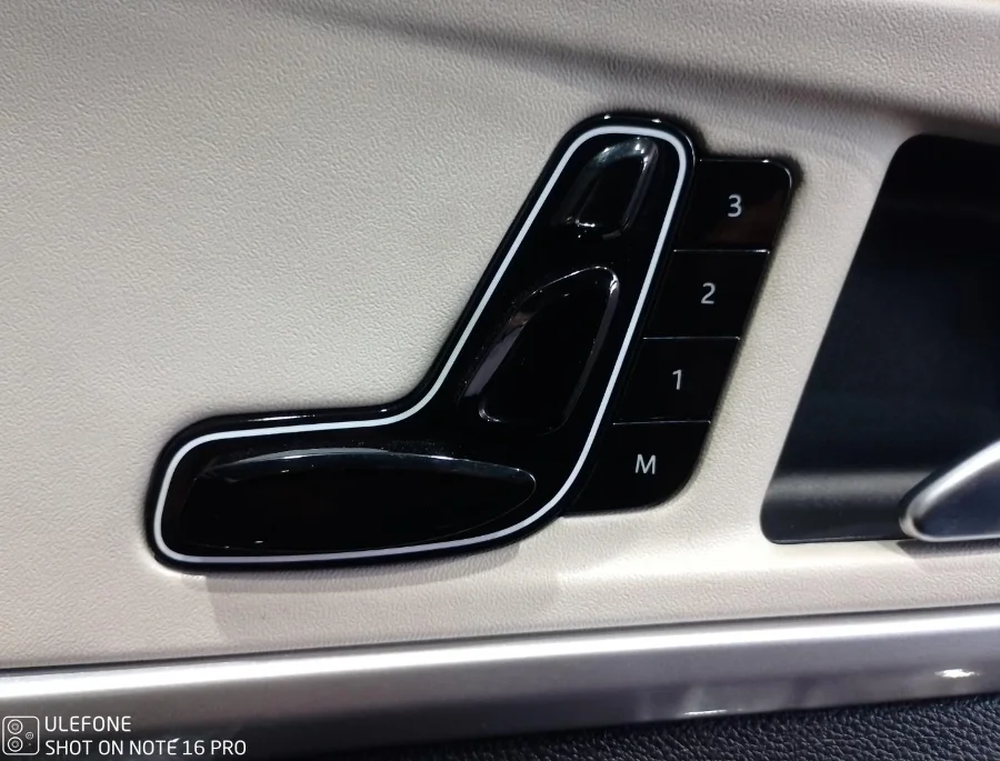 Used 2024 Mahindra XUV700 2.0T AX7L - Suzuki Johannesburg South