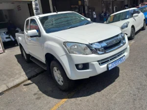 Used 2016 Isuzu KB 250D-Teq Extended cab LE