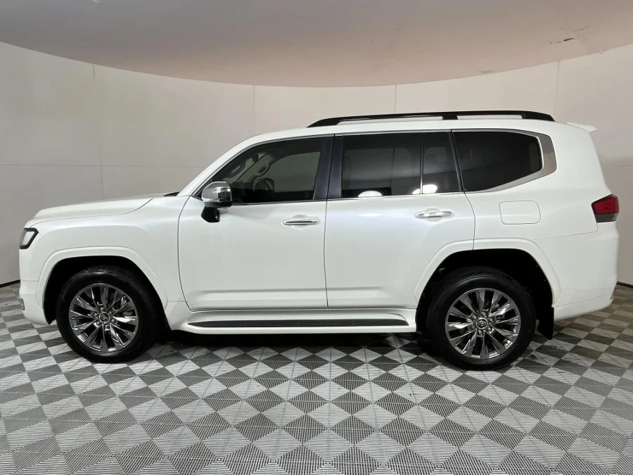 Used 2022 Toyota Land Cruiser 300 3.3D ZX - WeBuyCars JHB South Used 2022 Toyota Land Cruiser 300 3.3D ZX - WeBuyCars JHB South